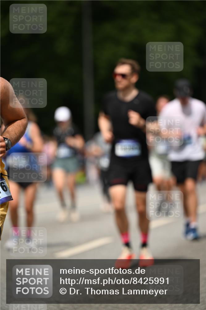29.06.2025 - hella hamburg halbmarathon Dr. Thomas Lammeyer http://msf.ph/oto/8425991 29.06.2025 10:50:15 Kennedybrücke 1060, 1085, 1421, 1426, 1465, 1854, 2217, 2657, 2664, 2954, 2965, 3357, 3377, 3879, 4099, 4102, 4119, 4820, 5108, 5703, 5914, 6393, 6763, 6788, 6980, 7303, 7530, 7983, 8272, 8594, 10812, 11119, 11332, 11393 meine-sportfotos.de