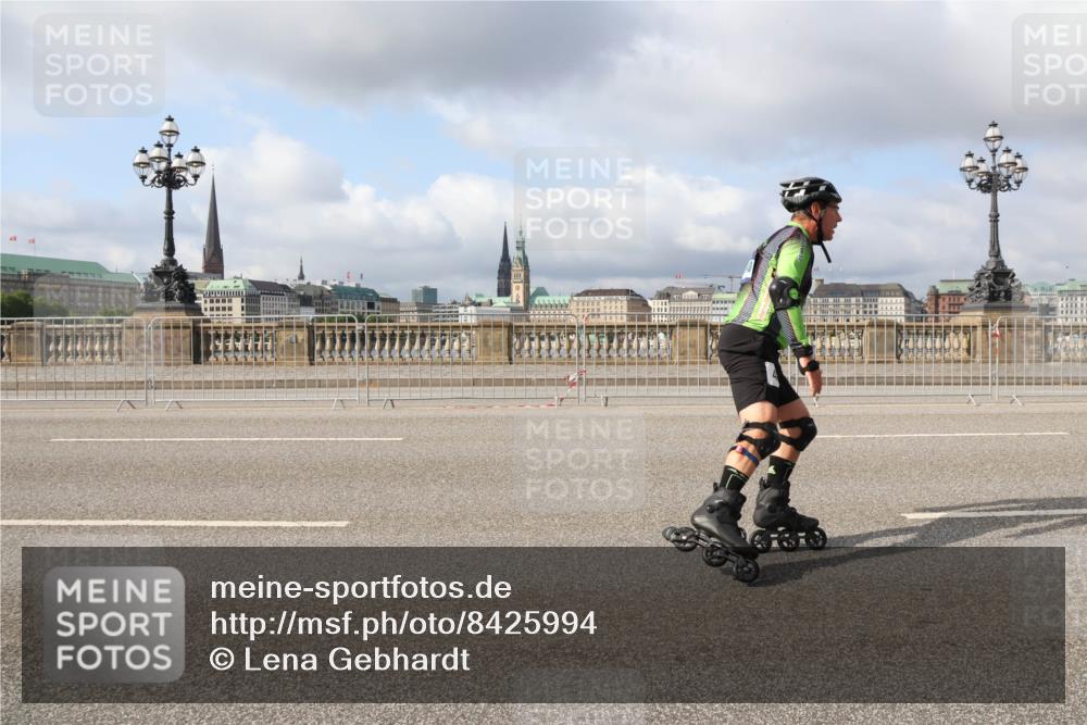 29.06.2025 - hella hamburg halbmarathon Lena Gebhardt http://msf.ph/oto/8425994 29.06.2025 08:58:47 Lombardsbrücke  meine-sportfotos.de