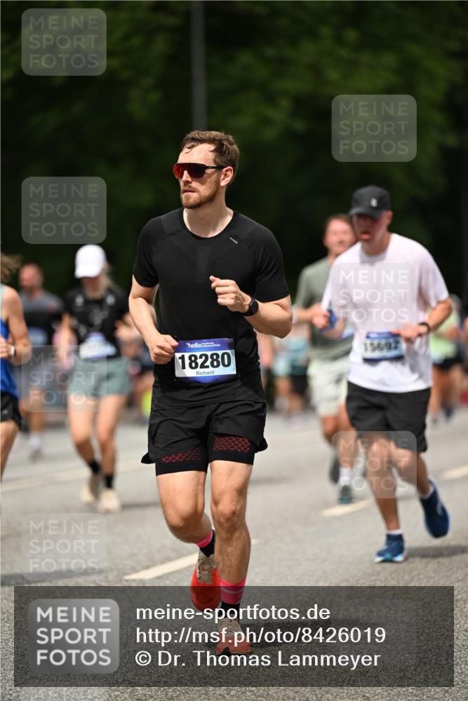 29.06.2025 - hella hamburg halbmarathon Dr. Thomas Lammeyer http://msf.ph/oto/8426019 29.06.2025 10:50:15 Kennedybrücke 1060, 1085, 1421, 1426, 1465, 1854, 2217, 2657, 2664, 2954, 2965, 3357, 3377, 3879, 4099, 4102, 4119, 4820, 5108, 5703, 5914, 6393, 6763, 6788, 6980, 7303, 7530, 7983, 8272, 8594, 10812, 11119, 11332, 11393 meine-sportfotos.de