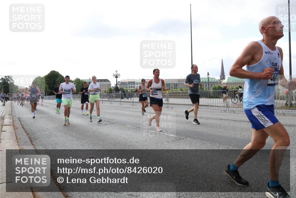 29.06.2025 - hella hamburg halbmarathon Lena Gebhardt http://msf.ph/oto/8426020 29.06.2025 10:06:31 Lombardsbrücke 999, 17, 1245, 1766, 4542, 4666, 4868, 5431, 5807, 5951, 6314, 6664, 7138, 8290, 8316, 9361, 9560, 10214, 10297, 10736, 10781, 10886, 12371, 13054, 13475, 13481, 13863, 14369, 14607, 14987, 15113, 15145, 15229, 15377, 15462, 15537, 15772, 15858, 16692, 16933, 17059, 17239, 17746, 18042, 18381, 18575, 18577, 18652, 18768, 18828, 18910, 18913, 18966 meine-sportfotos.de