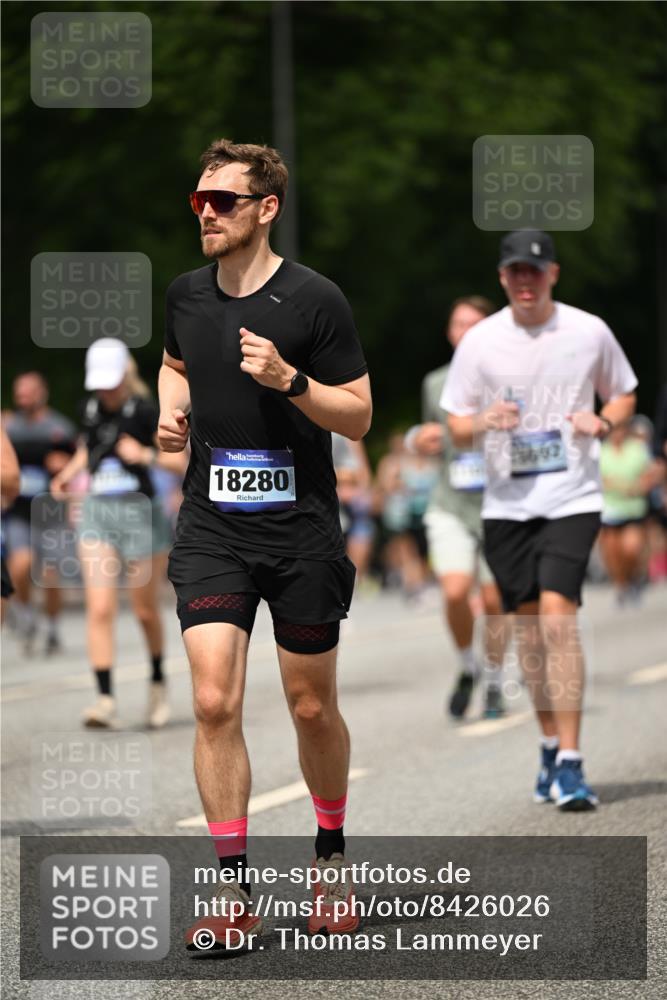 29.06.2025 - hella hamburg halbmarathon Dr. Thomas Lammeyer http://msf.ph/oto/8426026 29.06.2025 10:50:15 Kennedybrücke 1060, 1085, 1421, 1426, 1465, 1854, 2217, 2657, 2664, 2954, 2965, 3357, 3377, 3879, 4099, 4102, 4119, 4820, 5108, 5703, 5914, 6393, 6763, 6788, 6980, 7303, 7530, 7983, 8272, 8594, 10812, 11119, 11332, 11393 meine-sportfotos.de