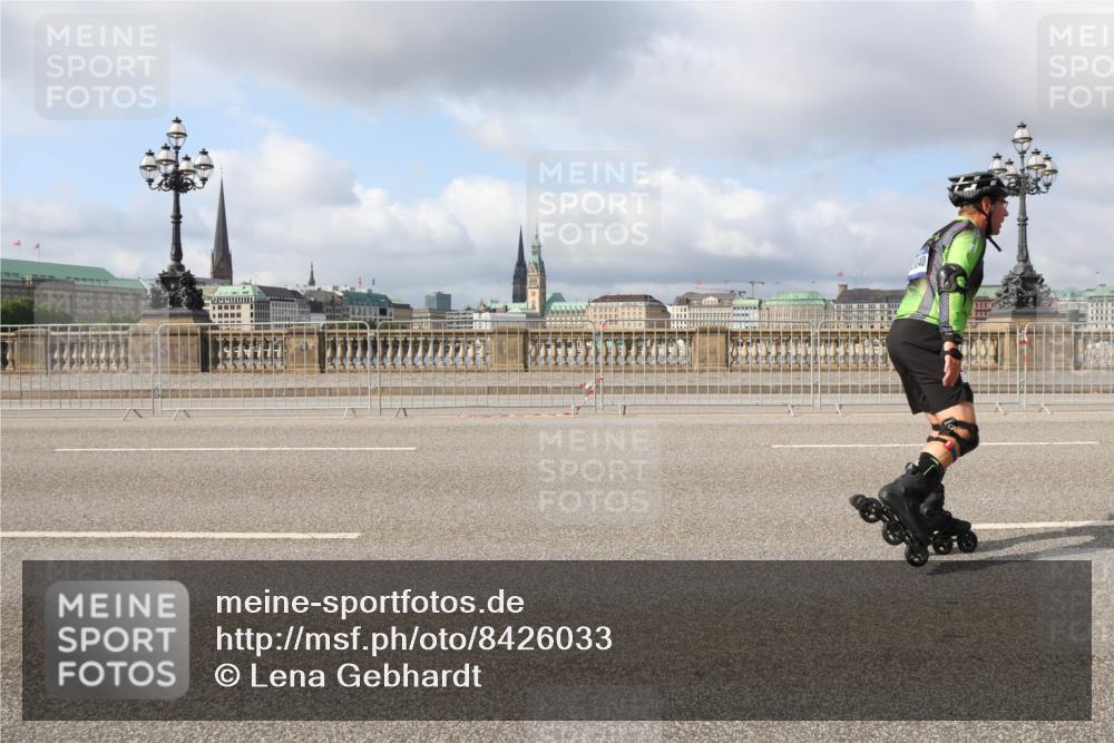 29.06.2025 - hella hamburg halbmarathon Lena Gebhardt http://msf.ph/oto/8426033 29.06.2025 08:58:47 Lombardsbrücke  meine-sportfotos.de