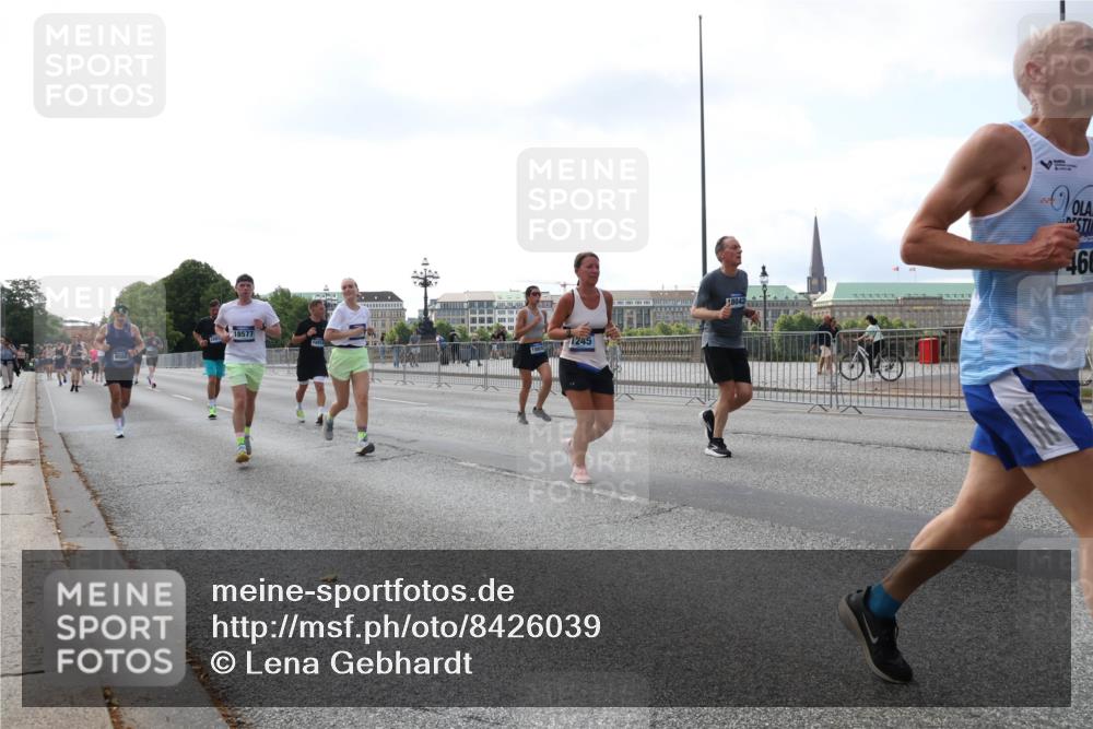 29.06.2025 - hella hamburg halbmarathon Lena Gebhardt http://msf.ph/oto/8426039 29.06.2025 10:06:31 Lombardsbrücke 18577, 1245, 18042, 466, 1245, 1766, 4542, 4666, 4868, 5431, 5807, 5951, 6314, 6664, 7138, 8290, 8316, 9361, 9560, 10214, 10297, 10736, 10781, 10886, 12371, 13054, 13475, 13481, 13863, 14369, 14607, 14987, 15113, 15145, 15229, 15377, 15462, 15537, 15772, 15858, 16692, 16933, 17059, 17239, 17746, 18042, 18381, 18575, 18577, 18652, 18768, 18828, 18910, 18913, 18966 meine-sportfotos.de