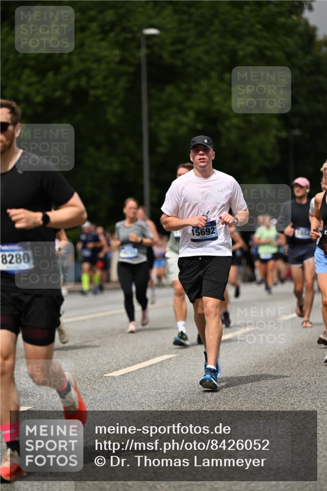 29.06.2025 - hella hamburg halbmarathon Dr. Thomas Lammeyer http://msf.ph/oto/8426052 29.06.2025 10:50:16 Kennedybrücke 1060, 1085, 1421, 1426, 1465, 1854, 2217, 2657, 2664, 2954, 2965, 3357, 3377, 3879, 4099, 4102, 4119, 4223, 4224, 4820, 5108, 5703, 5914, 6393, 6763, 6788, 6980, 7303, 7530, 7983, 8272, 8594, 10812, 11119, 11332, 11393 meine-sportfotos.de