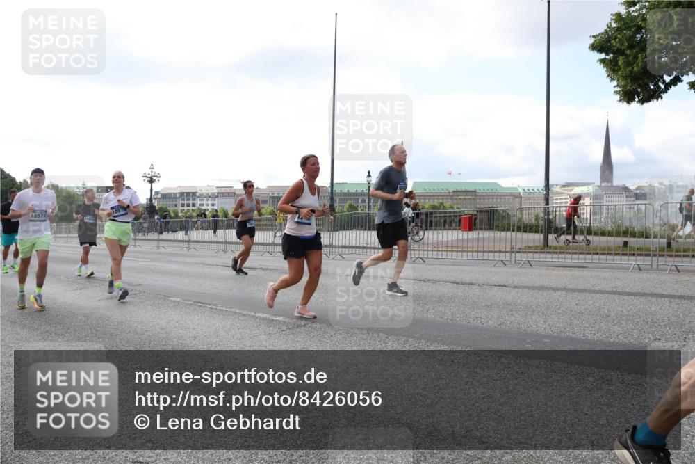 29.06.2025 - hella hamburg halbmarathon Lena Gebhardt http://msf.ph/oto/8426056 29.06.2025 10:06:32 Lombardsbrücke 18577, 18910, 18575, 1245, 1766, 4542, 4666, 4868, 5431, 5807, 5951, 6314, 6664, 7138, 8290, 8316, 9361, 9560, 10214, 10297, 10736, 10781, 10886, 12371, 13054, 13475, 13481, 13863, 14369, 14607, 15113, 15145, 15229, 15377, 15462, 15537, 15772, 15858, 16692, 16933, 17059, 17239, 17746, 18042, 18381, 18575, 18577, 18652, 18828, 18910, 18913, 18966 meine-sportfotos.de