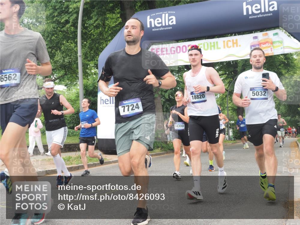 29.06.2025 - hella hamburg halbmarathon KatJ http://msf.ph/oto/8426093 29.06.2025 10:39:31 Zwischen KM18-KM19 2364, 2396, 3426, 4558, 4814, 4839, 5032, 5116, 5482, 5607, 6562, 6657, 7724, 7732, 8661, 8710, 8720 meine-sportfotos.de