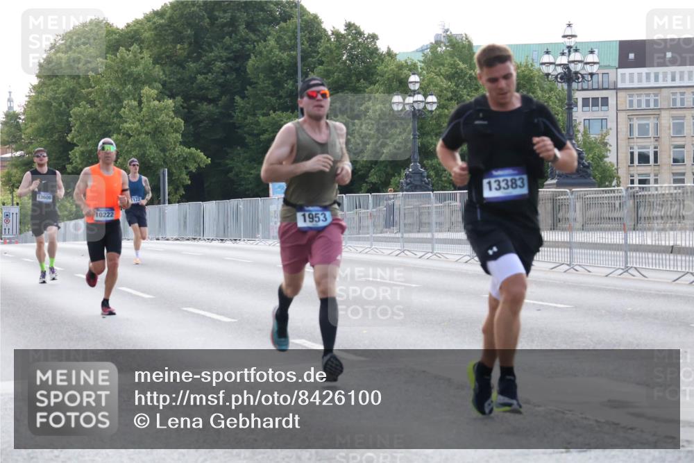 29.06.2025 - hella hamburg halbmarathon Lena Gebhardt http://msf.ph/oto/8426100 29.06.2025 09:43:54 Lombardsbrücke 13606, 10222, 1122, 13383, 1953, 1122, 1953, 2075, 2180, 2203, 2483, 3189, 3379, 5308, 7231, 7380, 8318, 8376, 9047, 9804, 10222, 10351, 11150, 13383, 13606, 13941, 15023, 15136, 17040, 17893, 18763, 18832 meine-sportfotos.de