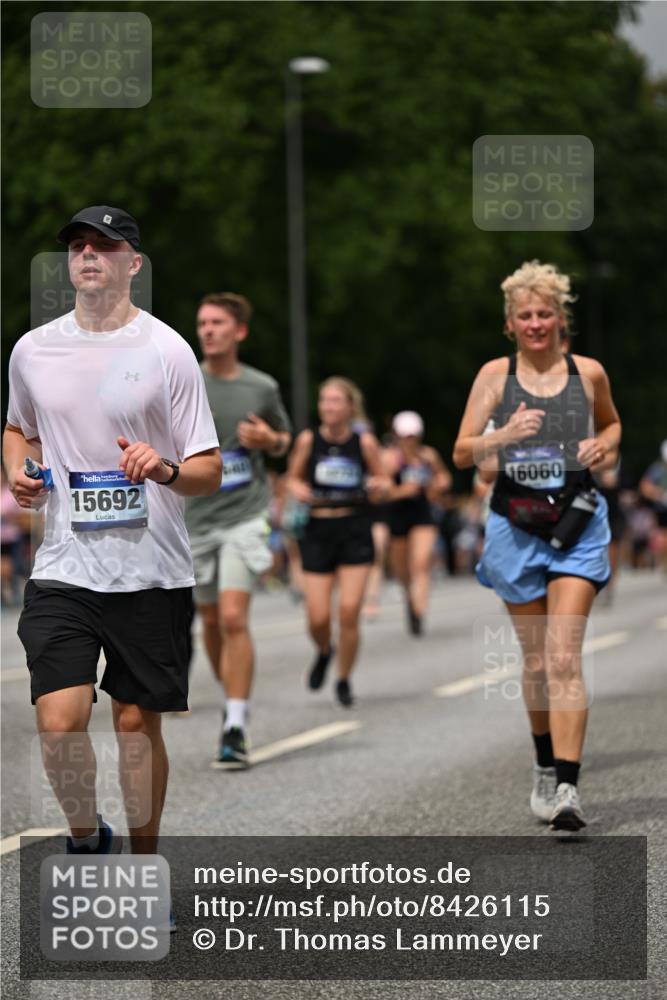 29.06.2025 - hella hamburg halbmarathon Dr. Thomas Lammeyer http://msf.ph/oto/8426115 29.06.2025 10:50:18 Kennedybrücke 1060, 1085, 1421, 1426, 1465, 1854, 2217, 2657, 2664, 2954, 2965, 3357, 3377, 4099, 4102, 4119, 4223, 4224, 4820, 5108, 5703, 5914, 6393, 6763, 6788, 6980, 7303, 7530, 7983, 10812, 11119, 11332, 11393 meine-sportfotos.de