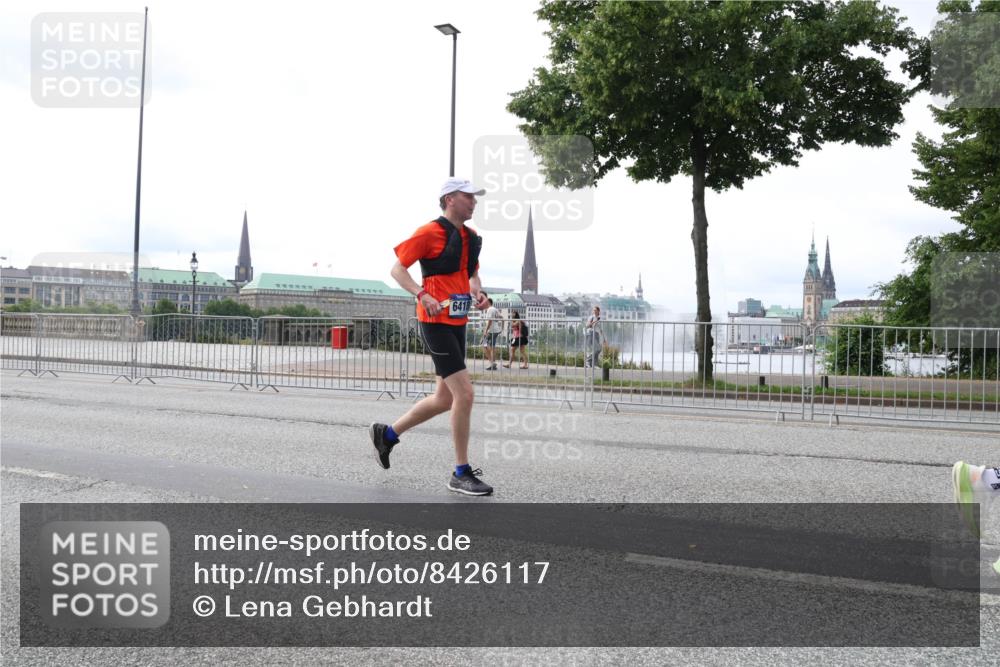 29.06.2025 - hella hamburg halbmarathon Lena Gebhardt http://msf.ph/oto/8426117 29.06.2025 10:28:56 Lombardsbrücke 6418, 1518, 1557, 1869, 2688, 3717, 4161, 4362, 4700, 4834, 4982, 5167, 5249, 5250, 5718, 5903, 5939, 6102, 6345, 6418, 7169, 7980, 8048, 8560, 9642, 9716, 9855, 10068, 10198, 10434, 12099, 12404, 12442, 13090, 14205, 15143, 15256, 15452, 15453, 15952, 15955, 16125, 16643, 16673, 18293 meine-sportfotos.de
