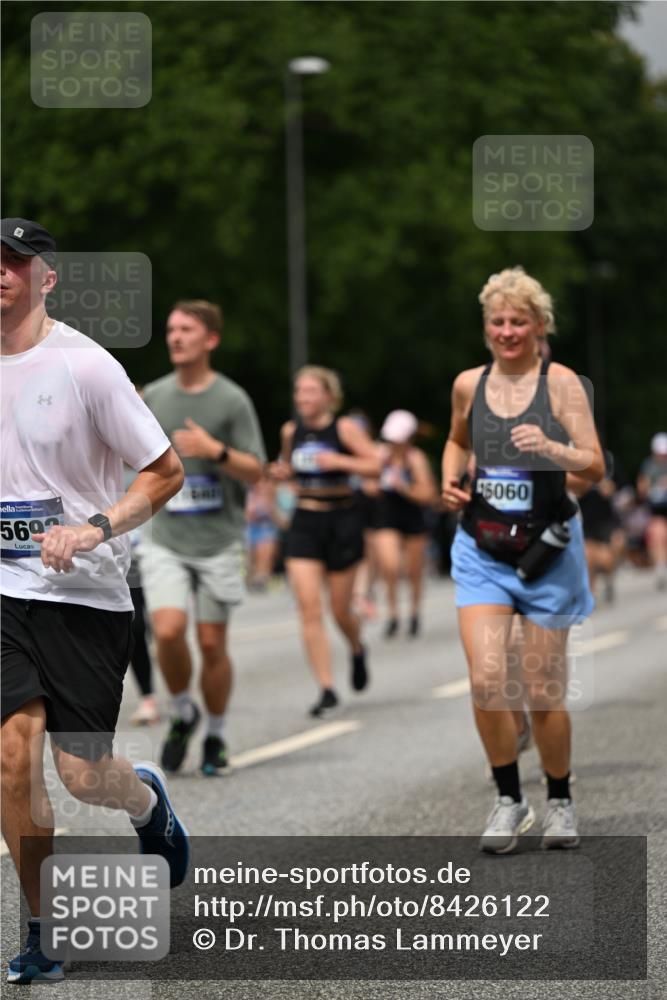 29.06.2025 - hella hamburg halbmarathon Dr. Thomas Lammeyer http://msf.ph/oto/8426122 29.06.2025 10:50:18 Kennedybrücke 1060, 1085, 1421, 1426, 1465, 1854, 2217, 2657, 2664, 2954, 2965, 3357, 3377, 4099, 4102, 4119, 4223, 4224, 4820, 5108, 5703, 5914, 6393, 6763, 6788, 6980, 7303, 7530, 7983, 10812, 11119, 11332, 11393 meine-sportfotos.de