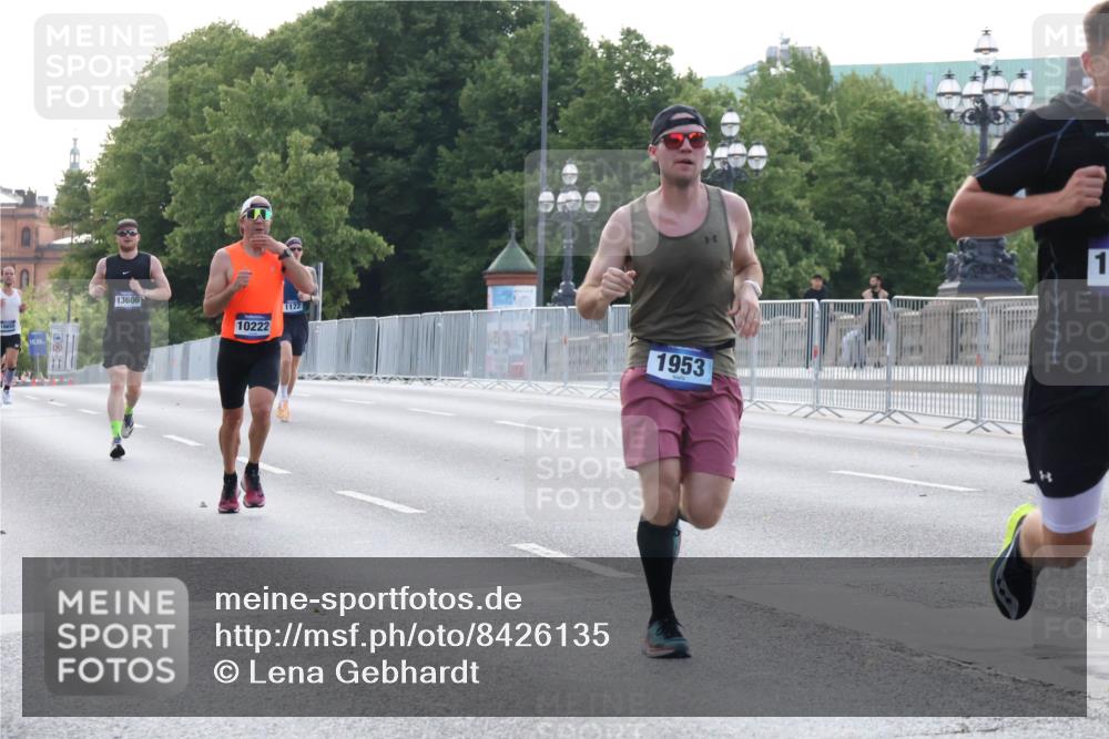 29.06.2025 - hella hamburg halbmarathon Lena Gebhardt http://msf.ph/oto/8426135 29.06.2025 09:43:54 Lombardsbrücke 13606, 10222, 1122, 1953, 1, 1122, 1953, 2075, 2180, 2203, 2483, 3189, 3379, 5308, 7231, 7380, 8318, 8376, 9047, 9804, 10222, 10351, 11150, 13383, 13606, 13941, 15023, 15136, 17040, 17893, 18763, 18832 meine-sportfotos.de