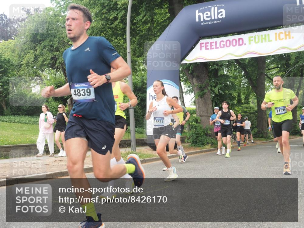 29.06.2025 - hella hamburg halbmarathon KatJ http://msf.ph/oto/8426170 29.06.2025 10:39:33 Zwischen KM18-KM19 2364, 2396, 4814, 4839, 5032, 5482, 6562, 6657, 7178, 7724, 7732, 8172, 8661, 8710, 8720 meine-sportfotos.de