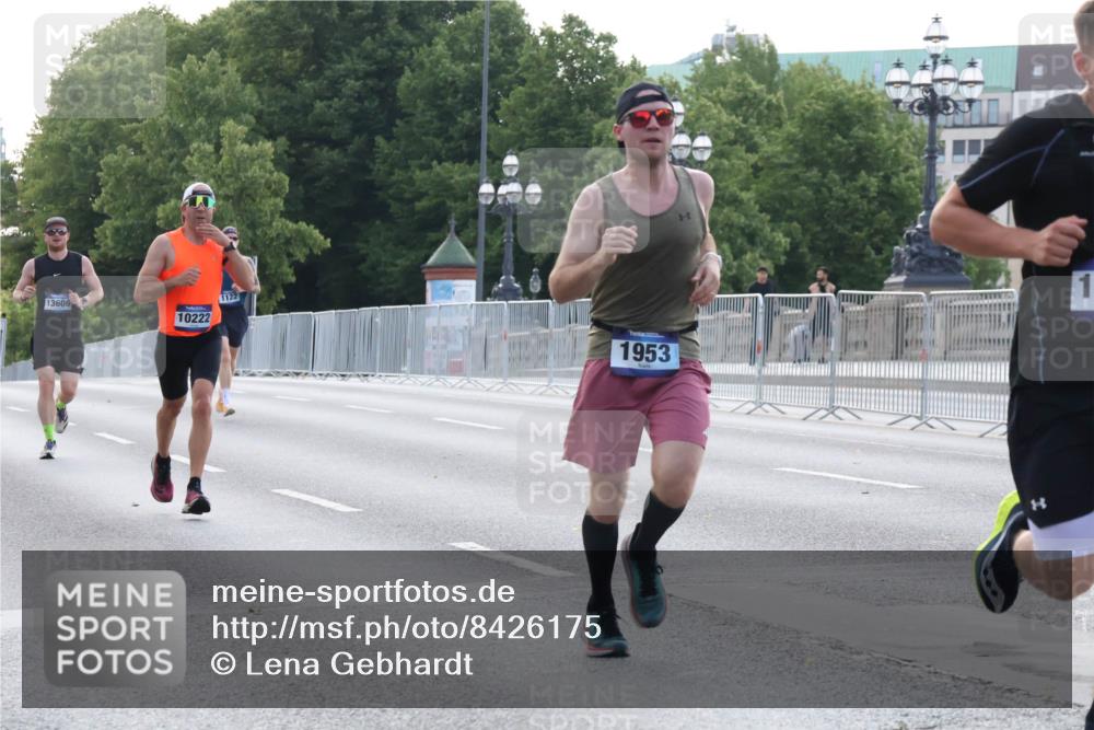 29.06.2025 - hella hamburg halbmarathon Lena Gebhardt http://msf.ph/oto/8426175 29.06.2025 09:43:54 Lombardsbrücke 13606, 10222, 1122, 1953, 1, 1122, 1953, 2075, 2180, 2203, 2483, 3189, 3379, 5308, 7231, 7380, 8318, 8376, 9047, 9804, 10222, 10351, 11150, 13383, 13606, 13941, 15023, 15136, 17040, 17893, 18763, 18832 meine-sportfotos.de