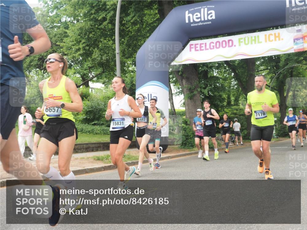 29.06.2025 - hella hamburg halbmarathon KatJ http://msf.ph/oto/8426185 29.06.2025 10:39:33 Zwischen KM18-KM19 2364, 2396, 4814, 4839, 5032, 5482, 6562, 6657, 7178, 7724, 7732, 8172, 8661, 8710, 8720 meine-sportfotos.de