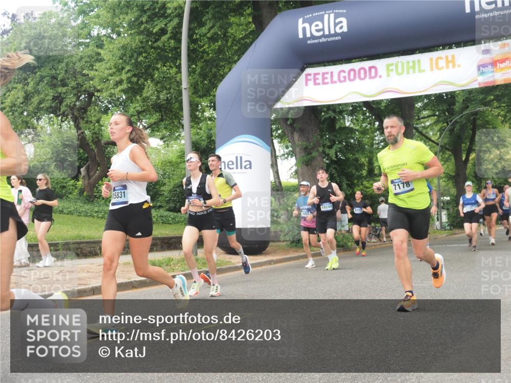29.06.2025 - hella hamburg halbmarathon KatJ http://msf.ph/oto/8426203 29.06.2025 10:39:33 Zwischen KM18-KM19 2364, 2396, 4814, 4839, 5032, 5482, 6562, 6657, 7178, 7724, 7732, 8172, 8661, 8710, 8720 meine-sportfotos.de