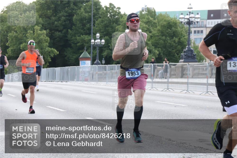 29.06.2025 - hella hamburg halbmarathon Lena Gebhardt http://msf.ph/oto/8426218 29.06.2025 09:43:54 Lombardsbrücke 06, 10222, 122, 1953, 13, 1122, 1953, 2075, 2180, 2203, 2483, 3189, 3379, 5308, 7231, 7380, 8318, 8376, 9047, 9804, 10222, 10351, 11150, 13383, 13606, 13941, 15023, 15136, 17040, 17893, 18763, 18832 meine-sportfotos.de