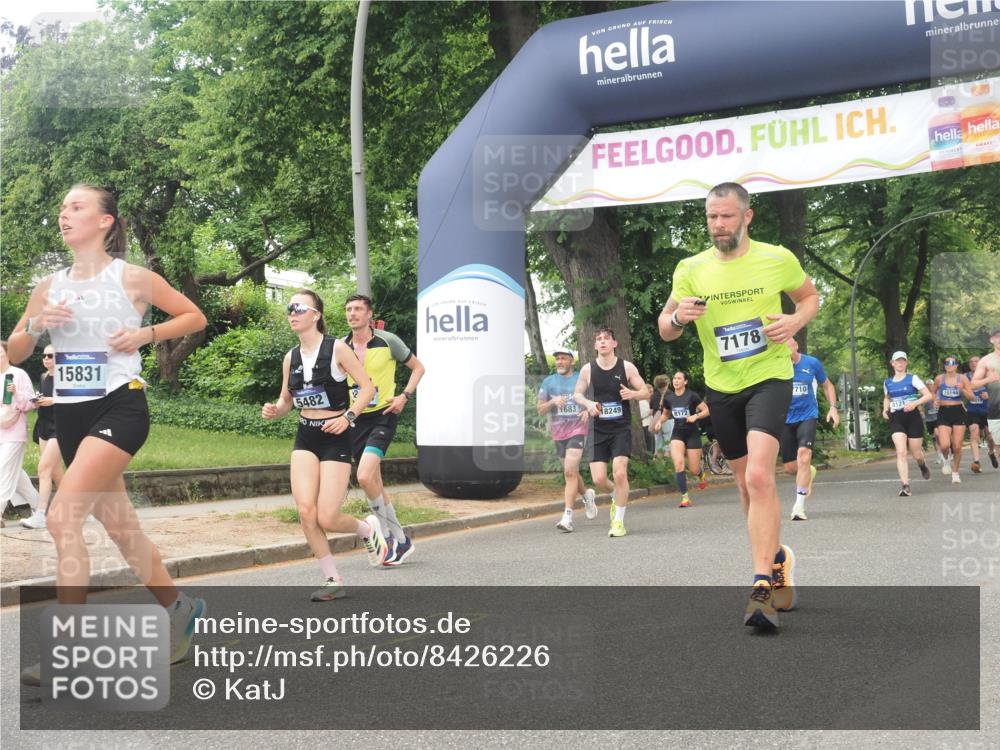 29.06.2025 - hella hamburg halbmarathon KatJ http://msf.ph/oto/8426226 29.06.2025 10:39:34 Zwischen KM18-KM19 2364, 4121, 4814, 4839, 5032, 5482, 6562, 6657, 7178, 7724, 7732, 8172, 8661, 8710, 8720 meine-sportfotos.de