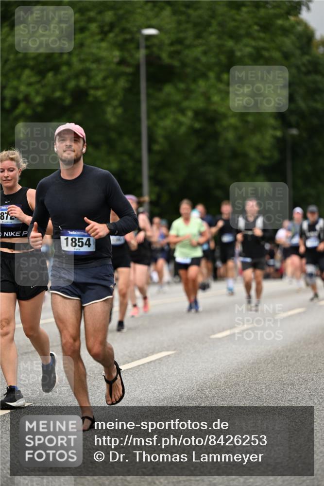 29.06.2025 - hella hamburg halbmarathon Dr. Thomas Lammeyer http://msf.ph/oto/8426253 29.06.2025 10:50:21 Kennedybrücke 1060, 1085, 1421, 1426, 1465, 1854, 1983, 2008, 2217, 2657, 2664, 2965, 3357, 3377, 4099, 4102, 4119, 4223, 4224, 5044, 5703, 5914, 6393, 6763, 6788, 6980, 7303, 7530, 7983, 10812, 11119, 11393 meine-sportfotos.de