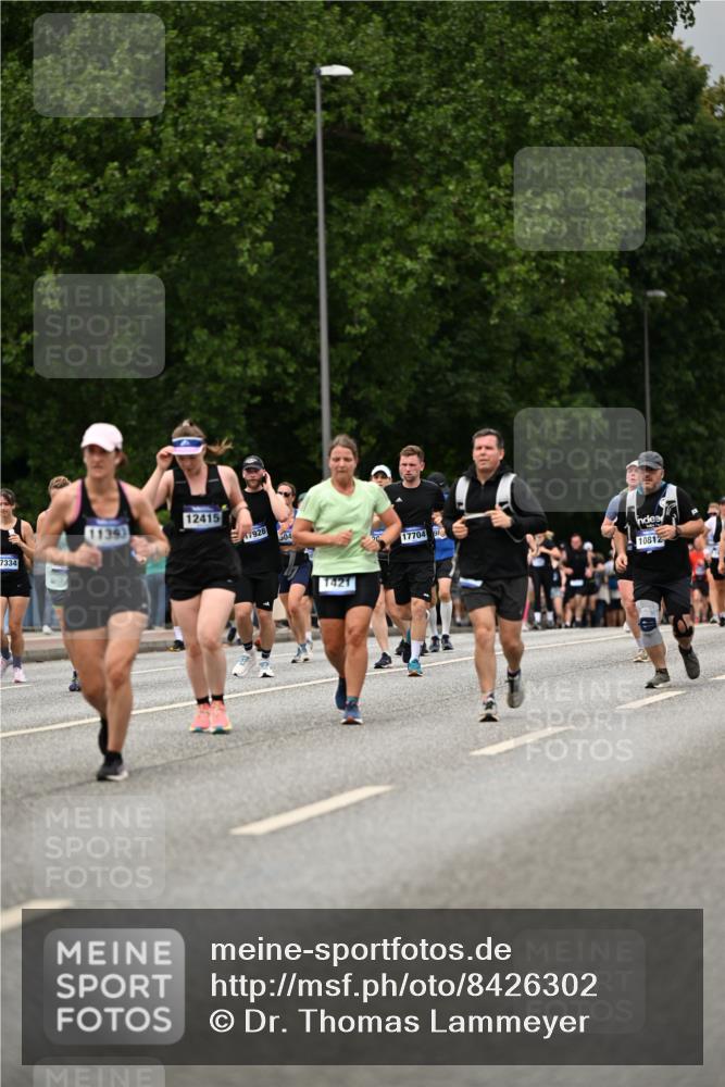 29.06.2025 - hella hamburg halbmarathon Dr. Thomas Lammeyer http://msf.ph/oto/8426302 29.06.2025 10:50:23 Kennedybrücke 1060, 1085, 1421, 1426, 1465, 1854, 1983, 2008, 2217, 2657, 2664, 2965, 3357, 3377, 4099, 4102, 4119, 4223, 4224, 5044, 5914, 6393, 6788, 6980, 7303, 7530, 7983, 10367, 10812, 11119, 11393 meine-sportfotos.de