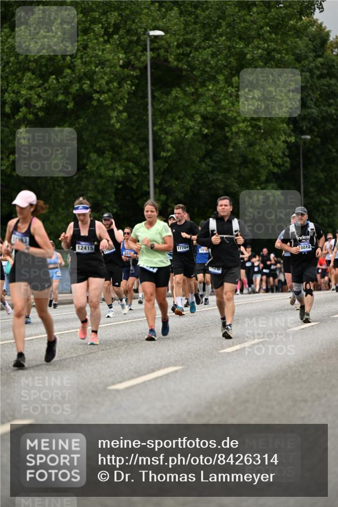 29.06.2025 - hella hamburg halbmarathon Dr. Thomas Lammeyer http://msf.ph/oto/8426314 29.06.2025 10:50:23 Kennedybrücke 1060, 1085, 1421, 1426, 1465, 1854, 1983, 2008, 2217, 2657, 2664, 2965, 3357, 3377, 4099, 4102, 4119, 4223, 4224, 5044, 5914, 6393, 6788, 6980, 7303, 7530, 7983, 10367, 10812, 11119, 11393 meine-sportfotos.de