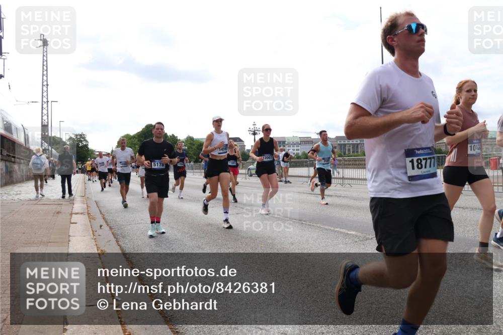 29.06.2025 - hella hamburg halbmarathon Lena Gebhardt http://msf.ph/oto/8426381 29.06.2025 10:19:23 Lombardsbrücke 10966, 5178, 14593, 11081, 12007, 18777, 1012, 1145, 1332, 1534, 1708, 1718, 1755, 2017, 2096, 2311, 2357, 2441, 2589, 2795, 2802, 2812, 2895, 2993, 2995, 3026, 3105, 3118, 3446, 3631, 3678, 4108, 4110, 4562, 4570, 4718, 4722, 4845, 4979, 5034, 5035, 5080, 5098, 5123, 5178, 5323, 5429, 5449, 5849, 6194, 6249, 6444, 6477, 6482, 6542, 6736, 6939, 7143, 7252, 7836, 8537, 8575, 8761, 8778, 9252, 9270, 9272, 9652, 9756, 9757, 9856, 10037, 10039, 10124, 10129, 10540, 10816 meine-sportfotos.de
