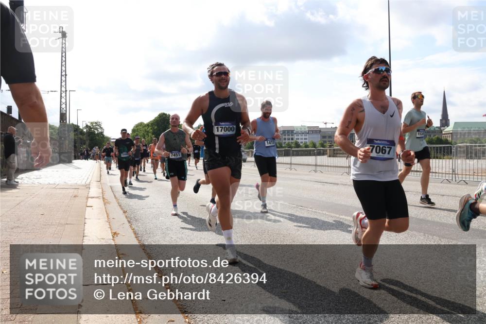 29.06.2025 - hella hamburg halbmarathon Lena Gebhardt http://msf.ph/oto/8426394 29.06.2025 09:52:38 Lombardsbrücke 7451, 17000, 1415, 7067, 1530, 1070, 1139, 1163, 1169, 1176, 1220, 1415, 1468, 1512, 1604, 1613, 1631, 1782, 2189, 2233, 3098, 3109, 3124, 3305, 3618, 3852, 4080, 4277, 4497, 4565, 4691, 4871, 4915, 4933, 5007, 5011, 5476, 5477, 5682, 6373, 6550, 6711, 7067, 7191, 7325, 7432, 7451, 7599, 7843, 7865, 7961, 8467, 8852, 9348, 9444, 9547, 10493, 10741, 10796, 11062, 11495, 11679, 11779, 11821, 12046, 12772, 13403, 13614, 13728, 14257 meine-sportfotos.de