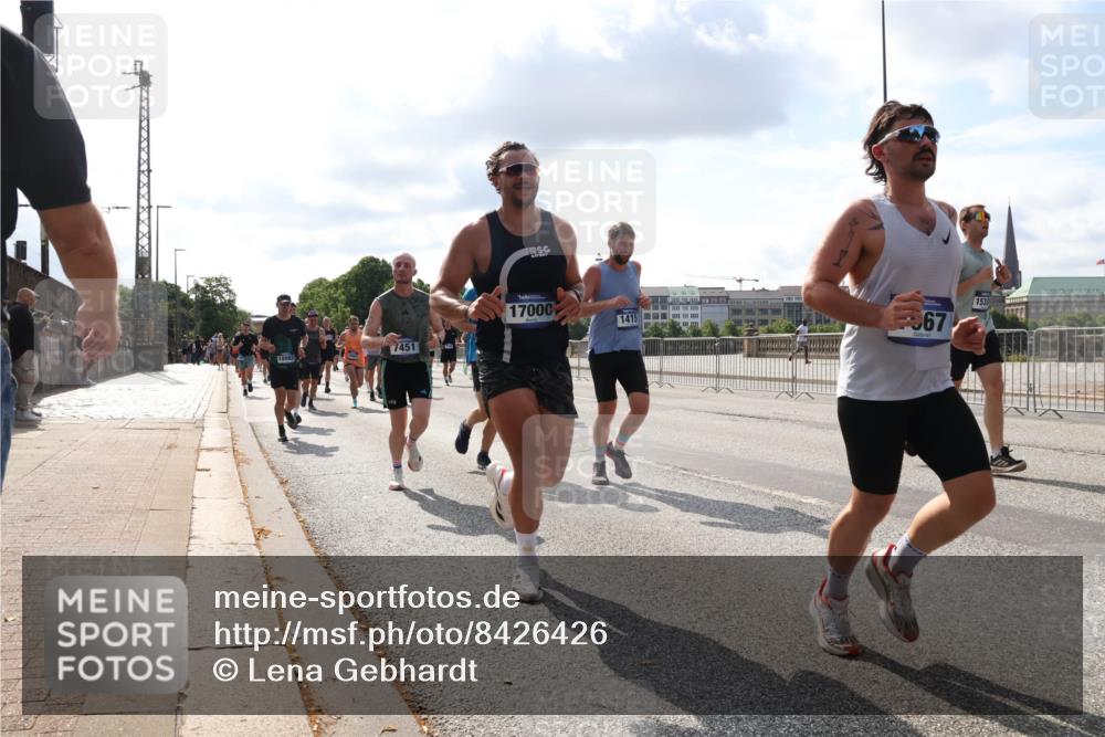 29.06.2025 - hella hamburg halbmarathon Lena Gebhardt http://msf.ph/oto/8426426 29.06.2025 09:52:38 Lombardsbrücke 7451, 17000, 1415, 67, 1530, 1070, 1139, 1163, 1169, 1176, 1220, 1415, 1468, 1512, 1604, 1613, 1631, 1782, 2189, 2233, 3098, 3109, 3124, 3305, 3618, 3852, 4080, 4277, 4497, 4565, 4691, 4871, 4915, 4933, 5007, 5011, 5476, 5477, 5682, 6373, 6550, 6711, 7067, 7191, 7325, 7432, 7451, 7599, 7843, 7865, 7961, 8467, 8852, 9348, 9444, 9547, 10493, 10741, 10796, 11062, 11495, 11679, 11779, 11821, 12046, 12772, 13403, 13614, 13728, 14257 meine-sportfotos.de