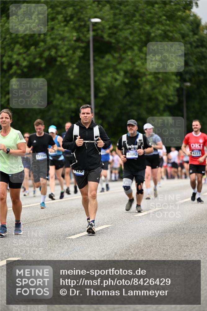 29.06.2025 - hella hamburg halbmarathon Dr. Thomas Lammeyer http://msf.ph/oto/8426429 29.06.2025 10:50:26 Kennedybrücke 1060, 1421, 1426, 1465, 1695, 1854, 1983, 2008, 2217, 2398, 2917, 2965, 4099, 4102, 4223, 4224, 5044, 5914, 6393, 6788, 6980, 7303, 7530, 7983, 10367, 10812, 11393 meine-sportfotos.de