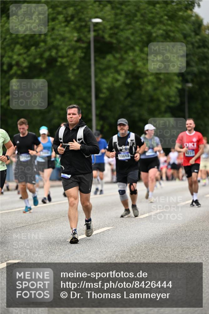 29.06.2025 - hella hamburg halbmarathon Dr. Thomas Lammeyer http://msf.ph/oto/8426444 29.06.2025 10:50:27 Kennedybrücke 1060, 1421, 1426, 1465, 1695, 1854, 1983, 2008, 2217, 2398, 2917, 2965, 4099, 4102, 4223, 4224, 5044, 5914, 6124, 6161, 6393, 6788, 6980, 7303, 7530, 7983, 10367, 10812, 11393 meine-sportfotos.de