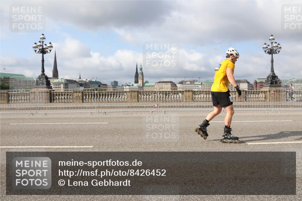 29.06.2025 - hella hamburg halbmarathon Lena Gebhardt http://msf.ph/oto/8426452 29.06.2025 08:58:49 Lombardsbrücke  meine-sportfotos.de