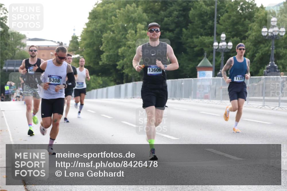 29.06.2025 - hella hamburg halbmarathon Lena Gebhardt http://msf.ph/oto/8426478 29.06.2025 09:43:58 Lombardsbrücke 90, 5308, 10655, 13606, 1122, 1122, 1953, 2075, 2180, 2203, 2483, 3189, 3379, 5308, 7231, 7793, 8318, 8376, 9047, 9804, 10222, 10351, 10655, 11150, 13383, 13606, 13941, 15023, 15136, 17040, 17893, 18763, 18832 meine-sportfotos.de