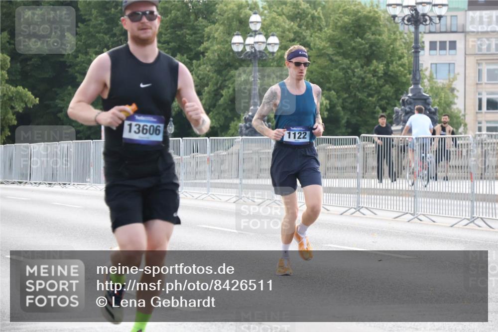 29.06.2025 - hella hamburg halbmarathon Lena Gebhardt http://msf.ph/oto/8426511 29.06.2025 09:43:59 Lombardsbrücke 13606, 1122, 1122, 1953, 2075, 2180, 2203, 2483, 3189, 3379, 5308, 7231, 7793, 8318, 8376, 9047, 9804, 10222, 10351, 10655, 11150, 13383, 13606, 13941, 15023, 15136, 17040, 17893, 18763, 18832 meine-sportfotos.de