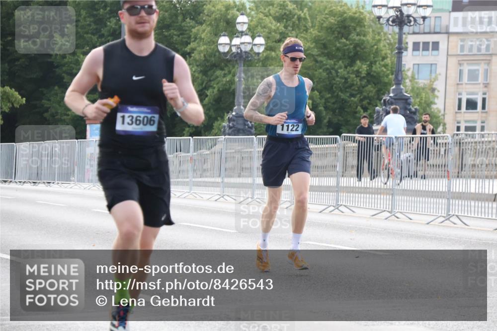 29.06.2025 - hella hamburg halbmarathon Lena Gebhardt http://msf.ph/oto/8426543 29.06.2025 09:43:59 Lombardsbrücke 13606, 1122, 1122, 1953, 2075, 2180, 2203, 2483, 3189, 3379, 5308, 7231, 7793, 8318, 8376, 9047, 9804, 10222, 10351, 10655, 11150, 13383, 13606, 13941, 15023, 15136, 17040, 17893, 18763, 18832 meine-sportfotos.de