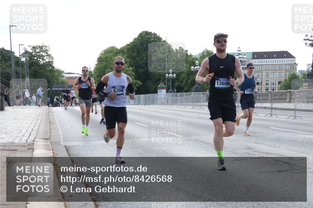 29.06.2025 - hella hamburg halbmarathon Lena Gebhardt http://msf.ph/oto/8426568 29.06.2025 09:44:00 Lombardsbrücke 9047, 5308, 13606, 1122, 1122, 1953, 2075, 2180, 2203, 2483, 3189, 3379, 5308, 7231, 7793, 8318, 8376, 9047, 9804, 10222, 10351, 10655, 11150, 13383, 13606, 13941, 15023, 15136, 17040, 17893, 18763, 18832 meine-sportfotos.de