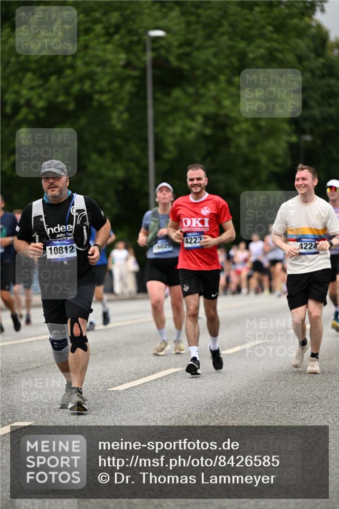29.06.2025 - hella hamburg halbmarathon Dr. Thomas Lammeyer http://msf.ph/oto/8426585 29.06.2025 10:50:30 Kennedybrücke 1060, 1421, 1426, 1695, 1854, 1983, 2008, 2217, 2398, 2917, 3160, 3164, 4099, 4102, 4223, 4224, 5044, 6124, 6161, 6393, 6788, 6980, 7303, 7530, 7983, 8477, 10230, 10367, 10812, 11393 meine-sportfotos.de