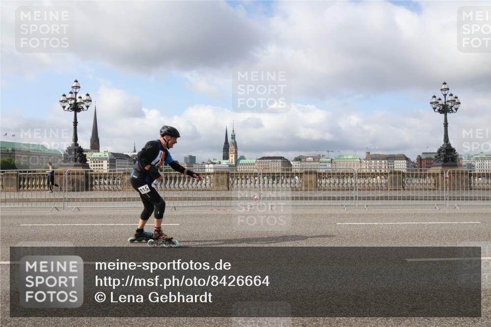29.06.2025 - hella hamburg halbmarathon Lena Gebhardt http://msf.ph/oto/8426664 29.06.2025 08:58:59 Lombardsbrücke 115 meine-sportfotos.de