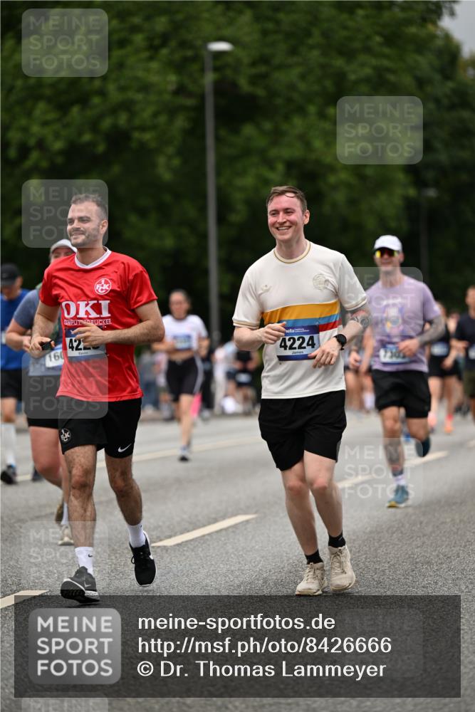 29.06.2025 - hella hamburg halbmarathon Dr. Thomas Lammeyer http://msf.ph/oto/8426666 29.06.2025 10:50:32 Kennedybrücke 1421, 1426, 1695, 1854, 1983, 2008, 2217, 2398, 2917, 3160, 3164, 4099, 4102, 4223, 4224, 5044, 6124, 6161, 6788, 7303, 7530, 7983, 8477, 10230, 10367, 10812, 11393 meine-sportfotos.de