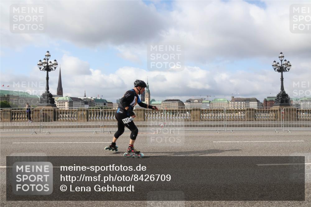 29.06.2025 - hella hamburg halbmarathon Lena Gebhardt http://msf.ph/oto/8426709 29.06.2025 08:58:59 Lombardsbrücke 115, 11111 meine-sportfotos.de