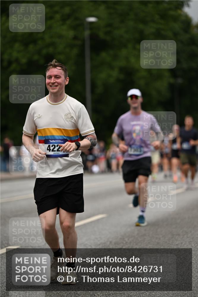 29.06.2025 - hella hamburg halbmarathon Dr. Thomas Lammeyer http://msf.ph/oto/8426731 29.06.2025 10:50:33 Kennedybrücke 1421, 1426, 1695, 1854, 1983, 2008, 2217, 2398, 2917, 3160, 3164, 4099, 4102, 4223, 4224, 5044, 6124, 6161, 6788, 7303, 7530, 7983, 8477, 9243, 10230, 10367, 10812, 11393 meine-sportfotos.de