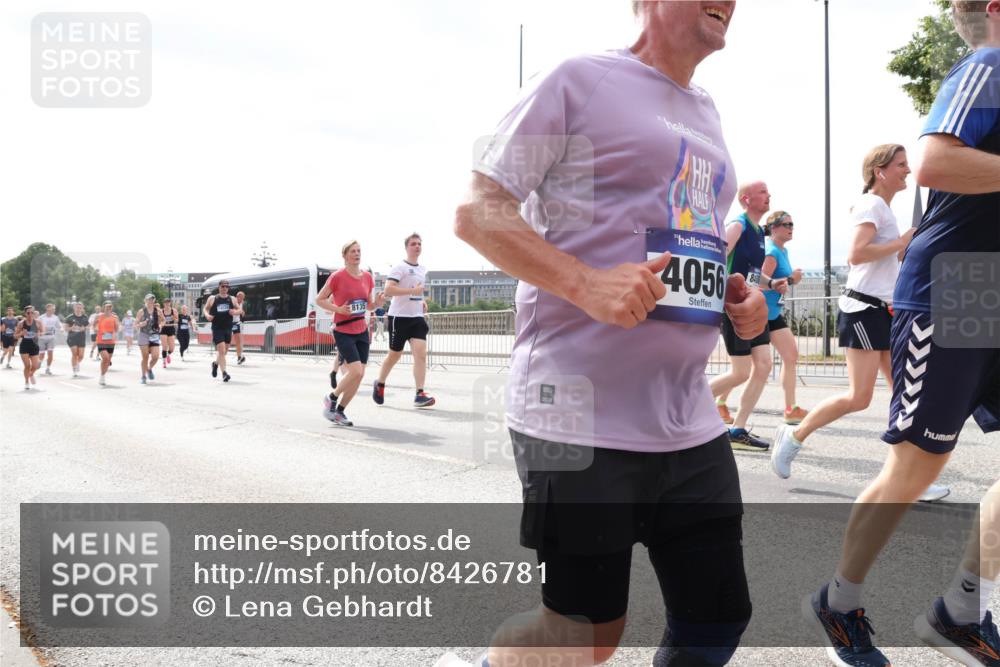 29.06.2025 - hella hamburg halbmarathon Lena Gebhardt http://msf.ph/oto/8426781 29.06.2025 10:43:32 Lombardsbrücke 8135, 4056, 1023, 1149, 1155, 1310, 1400, 1467, 1788, 1816, 1878, 2103, 2267, 2361, 2733, 2971, 3074, 3238, 3329, 3390, 3518, 3597, 3638, 4056, 4177, 4302, 4367, 4680, 4866, 5192, 5201, 5214, 5268, 5370, 5610, 5720, 5755, 6012, 6036, 6096, 6226, 6334, 6440, 6931, 6971, 6973, 7043, 7197, 7205, 7206, 7461, 7489, 7504, 7872, 7926, 8000, 8058, 8135, 8184, 8233, 8408, 8435, 8504, 9072, 9639, 9641, 9644, 9704, 9831, 9976, 10083, 10097, 10200, 10202 meine-sportfotos.de