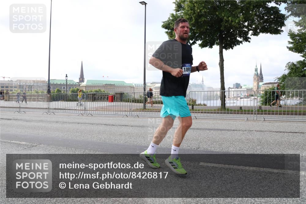 29.06.2025 - hella hamburg halbmarathon Lena Gebhardt http://msf.ph/oto/8426817 29.06.2025 10:06:36 Lombardsbrücke 1891, 1245, 1766, 1993, 4666, 4868, 5431, 5807, 5951, 6314, 6572, 6664, 7138, 8290, 8960, 9361, 9560, 10214, 10297, 10736, 10781, 10886, 12371, 13475, 13481, 13863, 14369, 14607, 15113, 15145, 15229, 15377, 15462, 15537, 15858, 16692, 16933, 17059, 17174, 17239, 17746, 18042, 18343, 18381, 18575, 18577, 18652, 18828, 18910, 18913, 18966 meine-sportfotos.de