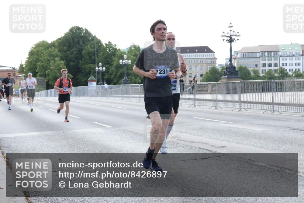 29.06.2025 - hella hamburg halbmarathon Lena Gebhardt http://msf.ph/oto/8426897 29.06.2025 09:44:05 Lombardsbrücke 793, 7231, 55, 1122, 1953, 2075, 2203, 2483, 3189, 3379, 5308, 5344, 7231, 7793, 8318, 8376, 8975, 9047, 9079, 9804, 10173, 10222, 10351, 10655, 10790, 11150, 13383, 13606, 13941, 15023, 15136, 15655, 17040, 17893, 18763, 18832 meine-sportfotos.de