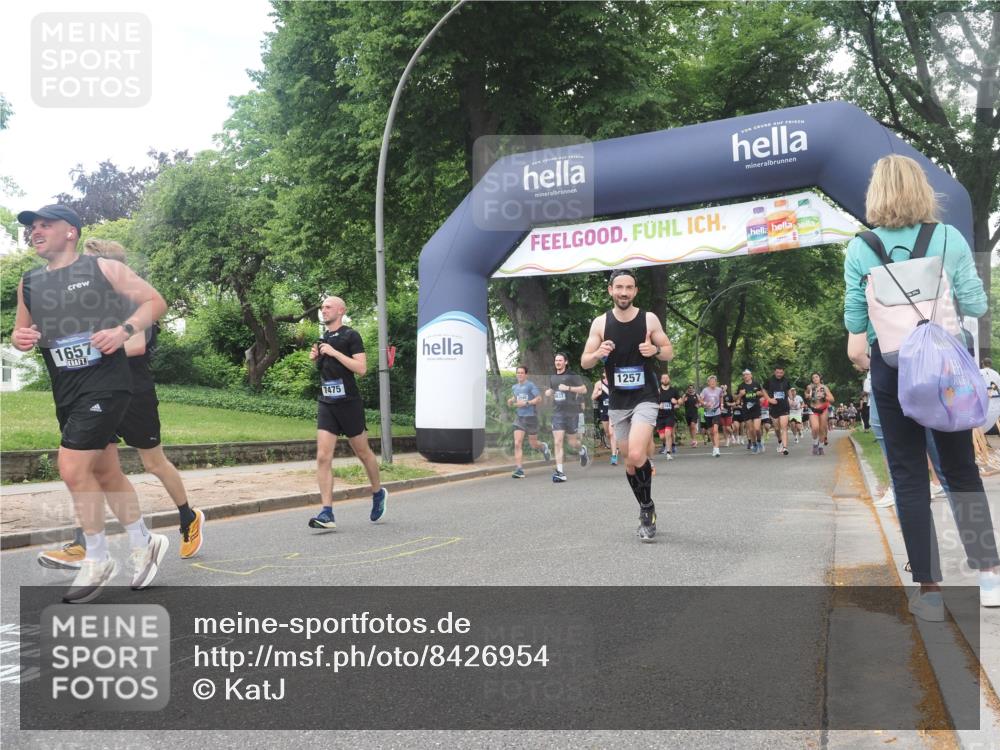 29.06.2025 - hella hamburg halbmarathon KatJ http://msf.ph/oto/8426954 29.06.2025 10:39:52 Zwischen KM18-KM19 1257, 1657, 2540, 2595, 2814, 5020, 5093, 6198, 7475 meine-sportfotos.de