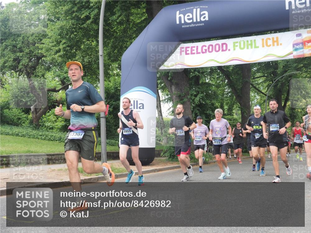 29.06.2025 - hella hamburg halbmarathon KatJ http://msf.ph/oto/8426982 29.06.2025 10:39:54 Zwischen KM18-KM19 1257, 1657, 2111, 2540, 2595, 4837, 5020, 6164, 7130, 7475, 8447 meine-sportfotos.de