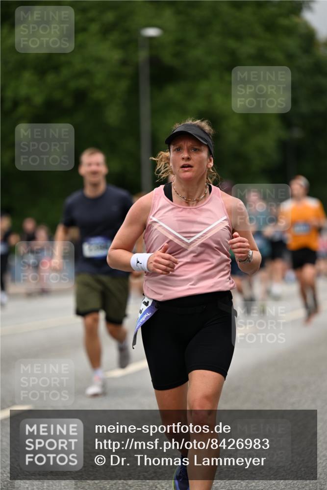 29.06.2025 - hella hamburg halbmarathon Dr. Thomas Lammeyer http://msf.ph/oto/8426983 29.06.2025 10:50:40 Kennedybrücke 1033, 1421, 1426, 1429, 1695, 1867, 1868, 1924, 1983, 2008, 2398, 2773, 2917, 3160, 3164, 4202, 4223, 4224, 4296, 4317, 4572, 5044, 6124, 6161, 7303, 7530, 8477, 9243, 9445, 10030, 10230, 10327, 10329, 10367, 10812, 11253, 11393 meine-sportfotos.de