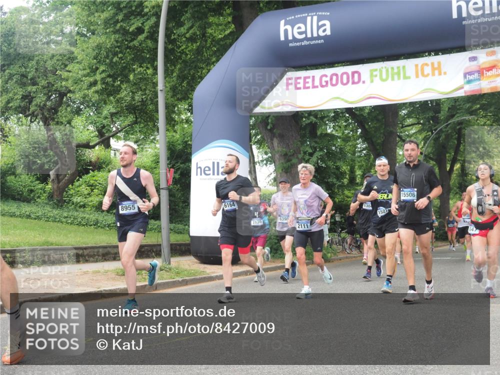 29.06.2025 - hella hamburg halbmarathon KatJ http://msf.ph/oto/8427009 29.06.2025 10:39:55 Zwischen KM18-KM19 1257, 1657, 1706, 2111, 2540, 2595, 4837, 6164, 7130, 7475, 8447 meine-sportfotos.de