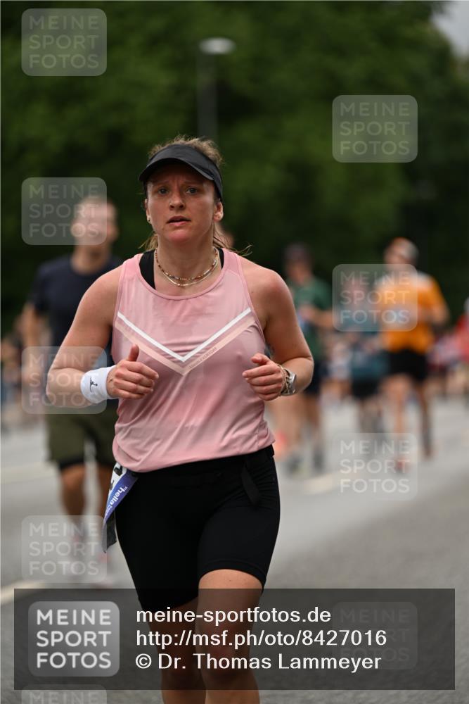 29.06.2025 - hella hamburg halbmarathon Dr. Thomas Lammeyer http://msf.ph/oto/8427016 29.06.2025 10:50:40 Kennedybrücke 1033, 1421, 1426, 1429, 1695, 1867, 1868, 1924, 1983, 2008, 2398, 2773, 2917, 3160, 3164, 4202, 4223, 4224, 4296, 4317, 4572, 5044, 6124, 6161, 7303, 7530, 8477, 9243, 9445, 10030, 10230, 10327, 10329, 10367, 10812, 11253, 11393 meine-sportfotos.de