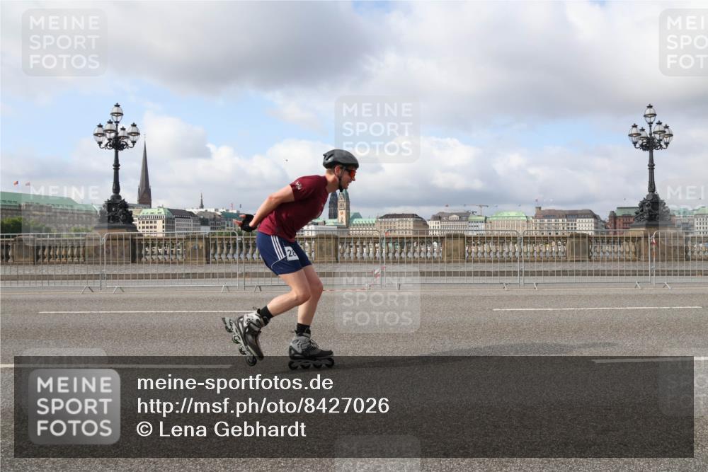 29.06.2025 - hella hamburg halbmarathon Lena Gebhardt http://msf.ph/oto/8427026 29.06.2025 08:59:03 Lombardsbrücke  meine-sportfotos.de