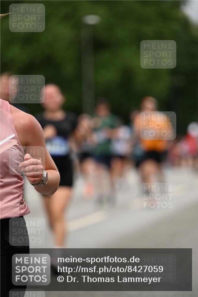 29.06.2025 - hella hamburg halbmarathon Dr. Thomas Lammeyer http://msf.ph/oto/8427059 29.06.2025 10:50:41 Kennedybrücke 1033, 1421, 1426, 1429, 1695, 1867, 1868, 1924, 1983, 2008, 2398, 2773, 2813, 2917, 3160, 3164, 3410, 4202, 4223, 4224, 4296, 4317, 4572, 5044, 6124, 6161, 7303, 8477, 9243, 9445, 10030, 10230, 10327, 10329, 10367, 10812, 11253, 11361 meine-sportfotos.de