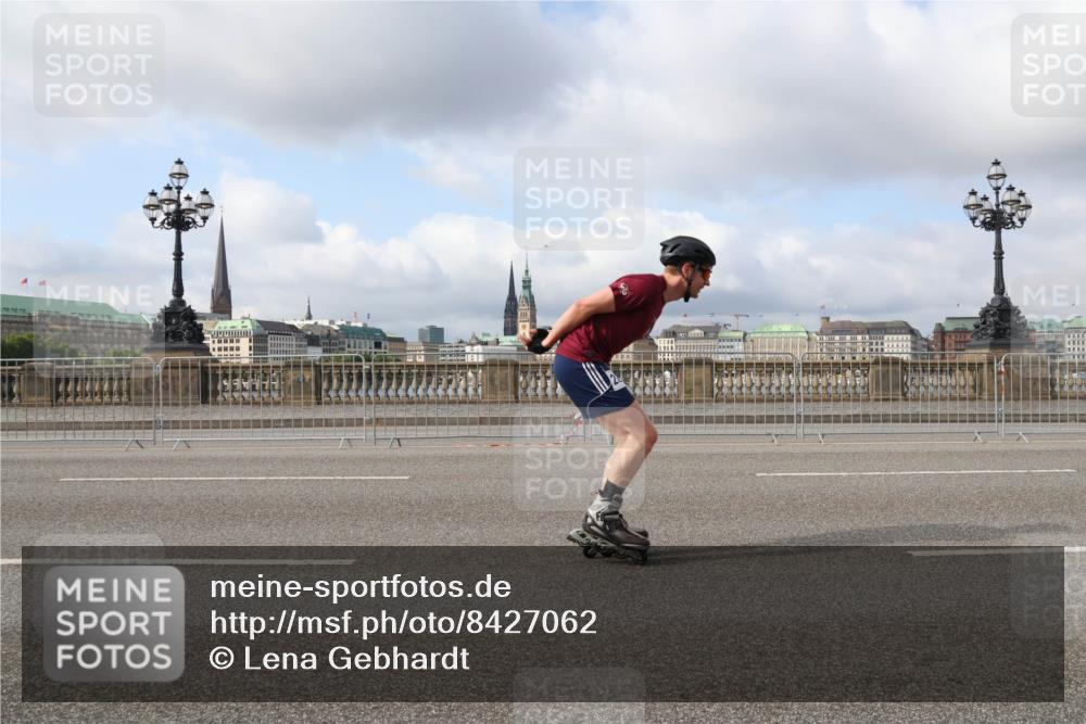 29.06.2025 - hella hamburg halbmarathon Lena Gebhardt http://msf.ph/oto/8427062 29.06.2025 08:59:03 Lombardsbrücke  meine-sportfotos.de